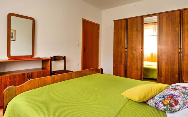 Laurus Tuli Evica in Tuli Evica