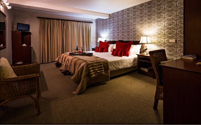 Thatchwood Country Lodge