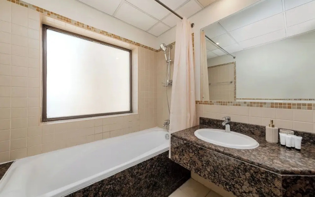 Excellent 1bdr at Bahar 6