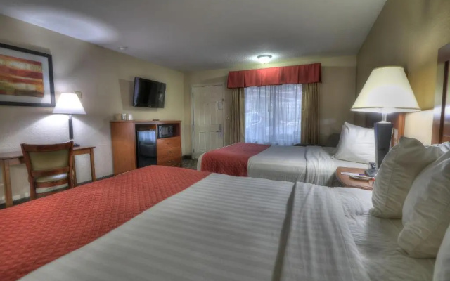 Crossroads Inn & Suites
