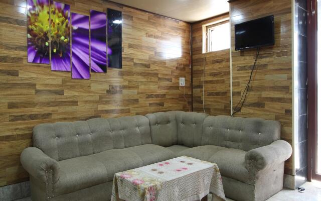 OYO 29553 Hotel Essar