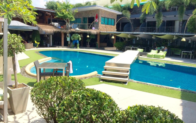 Momento Resort