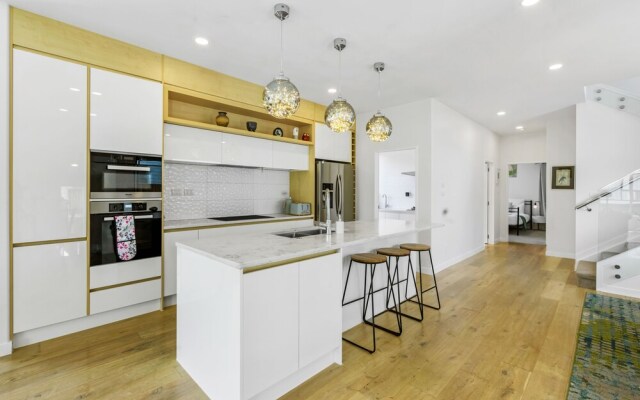 Stunning Taka Retreat nr Beach-Netflix