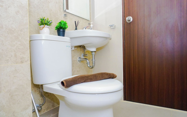 Comfortable And Contemporary 2Br At Apartment Transpark Cibubur
