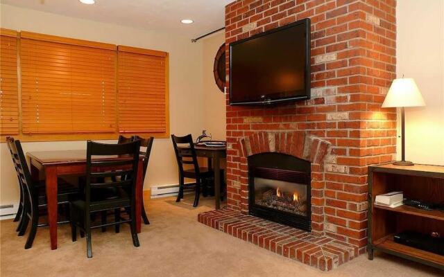 Ski Trail Condominiums by Mountain Resorts