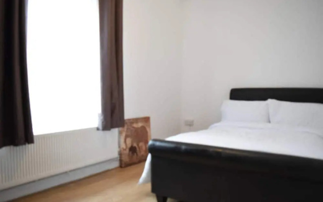 Cosy 4 Bedroom Flat in Kennington