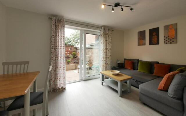 Crewe Short Lets 8 Victoria Court, Crewe