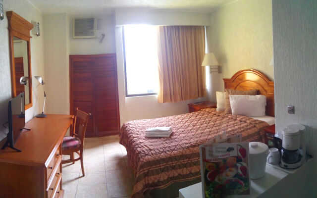 Hotel & Suites Real del Lago