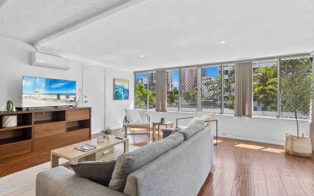 Hi Ho Beach Apartments