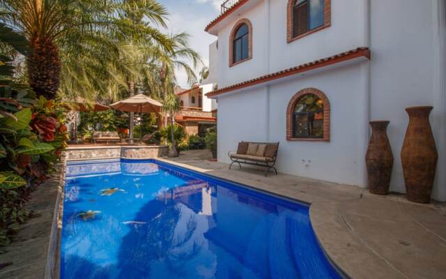 Casa Fibba 4 BR by Casago