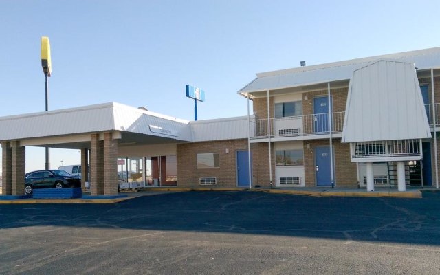 Motel 6-Clinton, OK