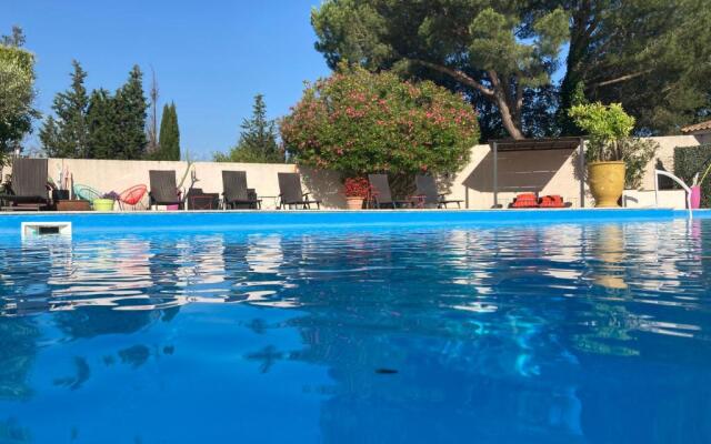 Les Aubuns Country Hôtel