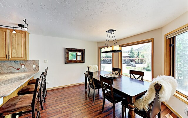 4501 Vail - 5 Br Duplex