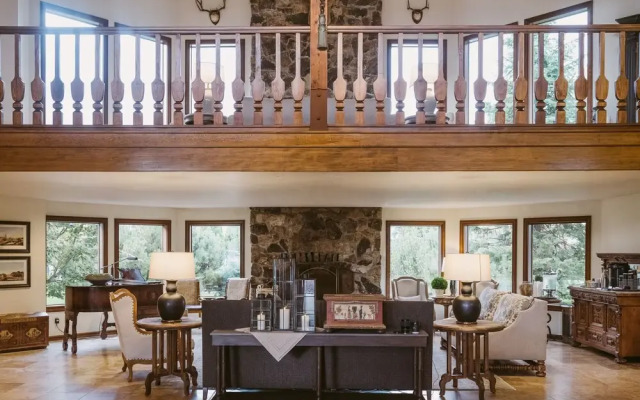 Enzian Inn