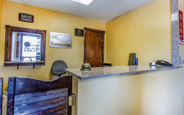 Econo Lodge Purcell