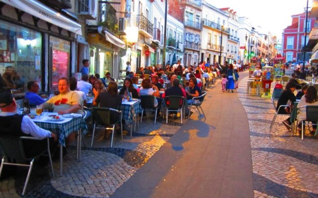 TEJO HOUSE RIVER Lisbon (Cacilhas)