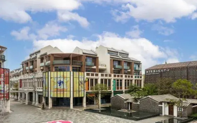 Wenchang Luneng Yunju Hotel