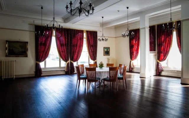 Carlton Europe Hotel