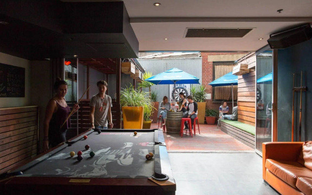 Nomads Melbourne Backpackers