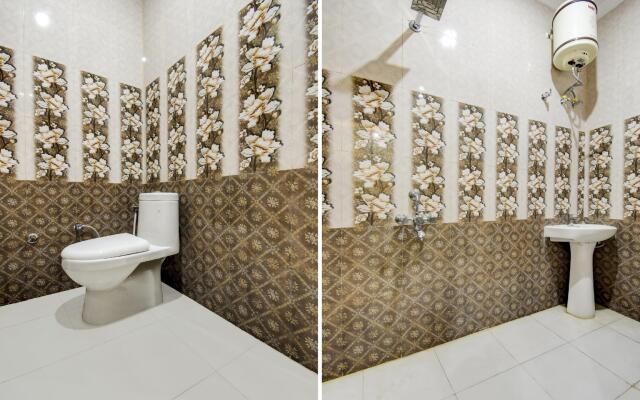 OYO 77293 Hotel Romsan