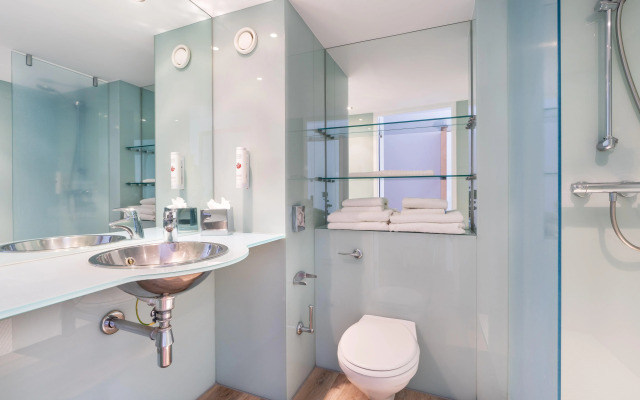Holiday Inn Bournemouth by IHG