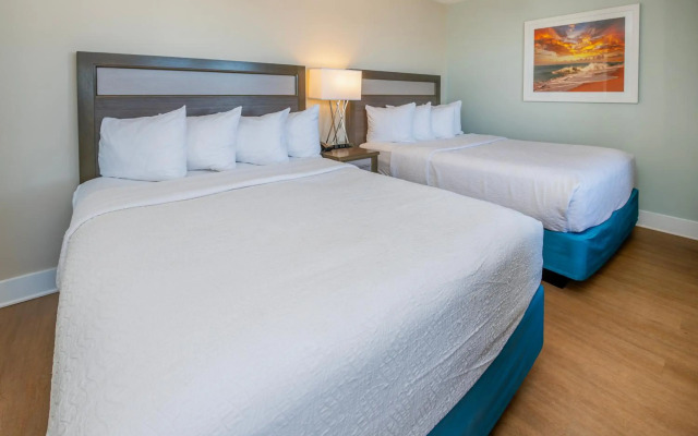 Commander Hotel & Suites