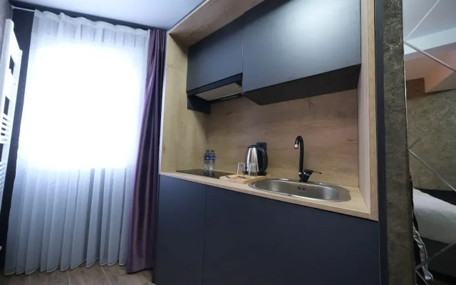 Nomad Hub Istanbul Suit