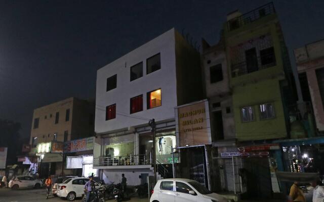 OYO 22979 Saffron Hotel
