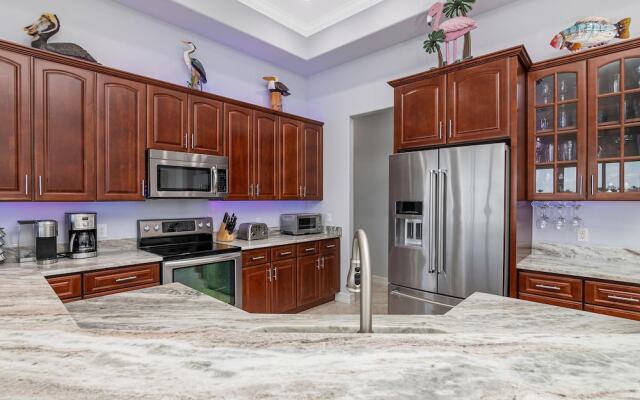 Waterfront Home With Pool, spa and 2nd Floor Balcony