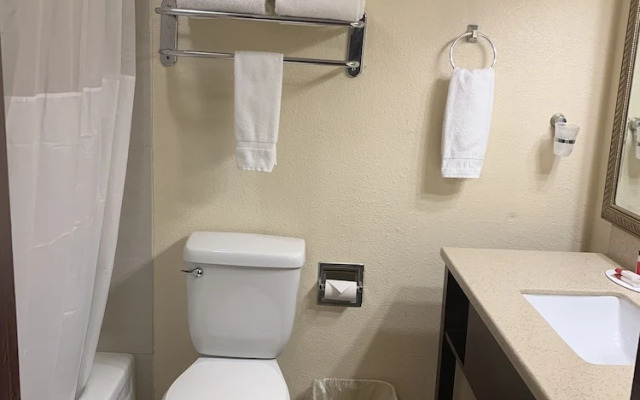 Sutton Suites Hotel