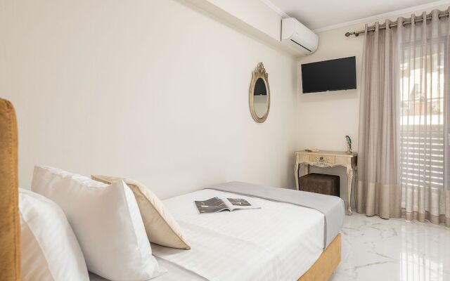 Elvira City Apartment