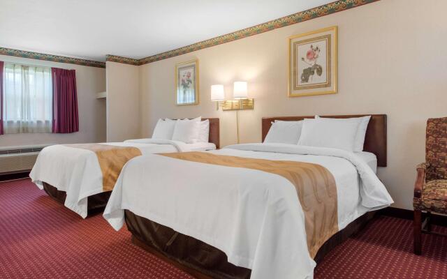 Quality Inn Breeze Manor