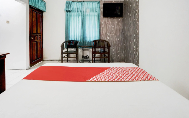 OYO 94420 Griya Waru Hotel