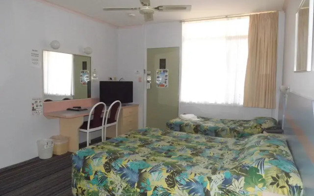 Golden Sands Motor Inn Forster