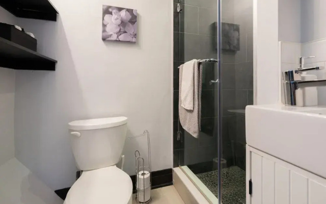 Applewood Suites - Toronto Traveler Loft