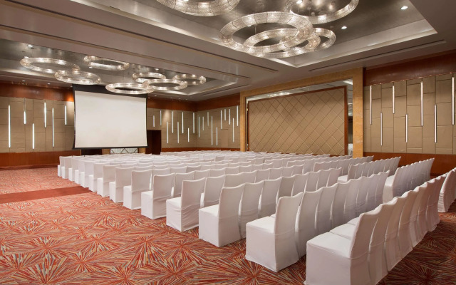 Sheraton Grand Bangalore Hotel at Brigade Gateway