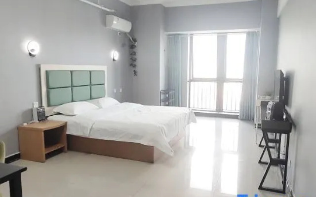 Shangpin Light House Hotel (Zhengzhou University Park Mao Branch)