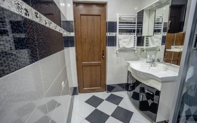 Meidan Suites