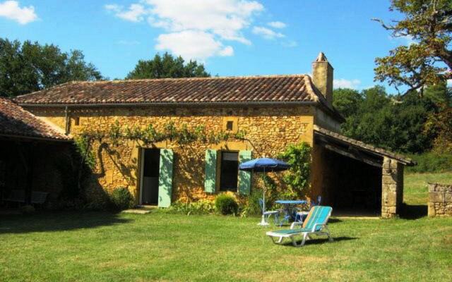 Cosy Holiday Home in Sainte-Croix with Garden