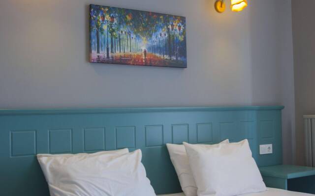 Room Room Motel