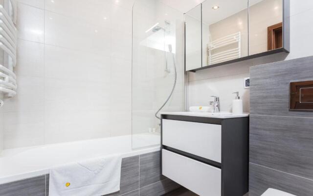 Self Check - in 24h near Tauron Arena Apartments by InPoint