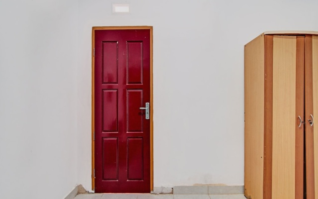 SPOT ON 91950 Guest House TekNong Syariah – Guest Rooms – Bangkinang