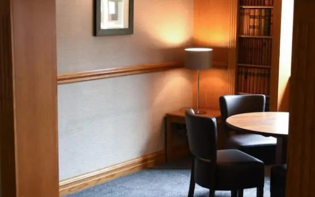 Cairn Hotel
