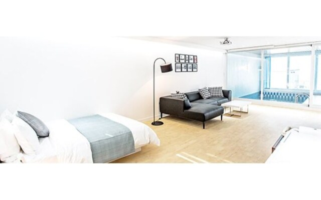 Yeongdeok B Side Pool Villa