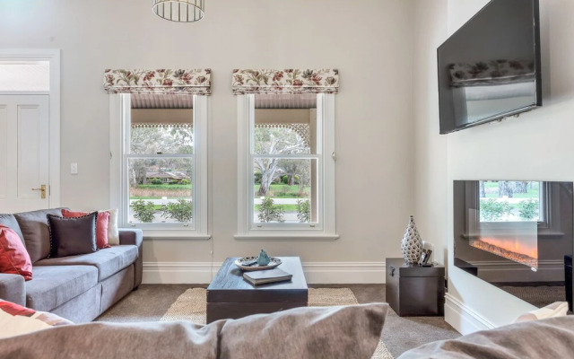 Grandview Accommodation - The Flaxley Apartments