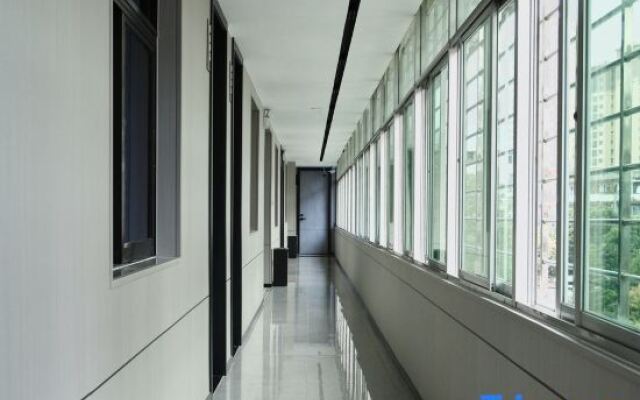 Meixin Business Hotel