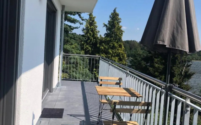 Moderne Wohnung mit Bergsicht