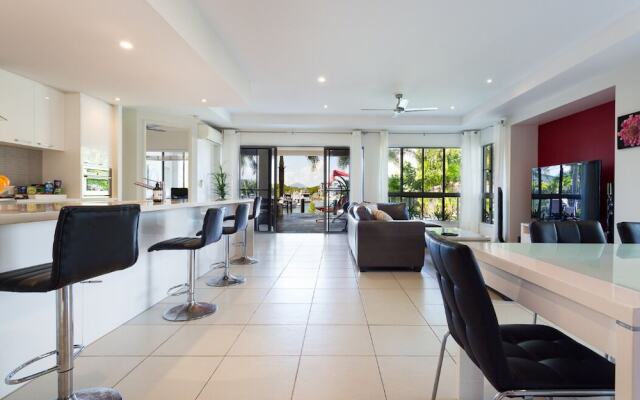 Cairns Beaches Home With Water View