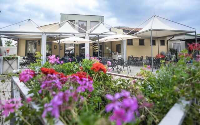 Alba Village Hotel
