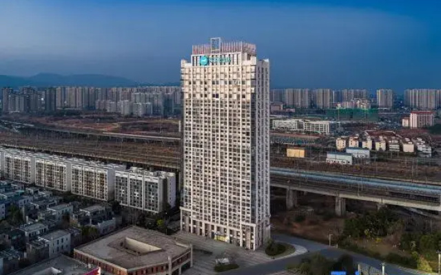 Hanting Hotel (Nanchang West Railway Station Wangcheng New District)